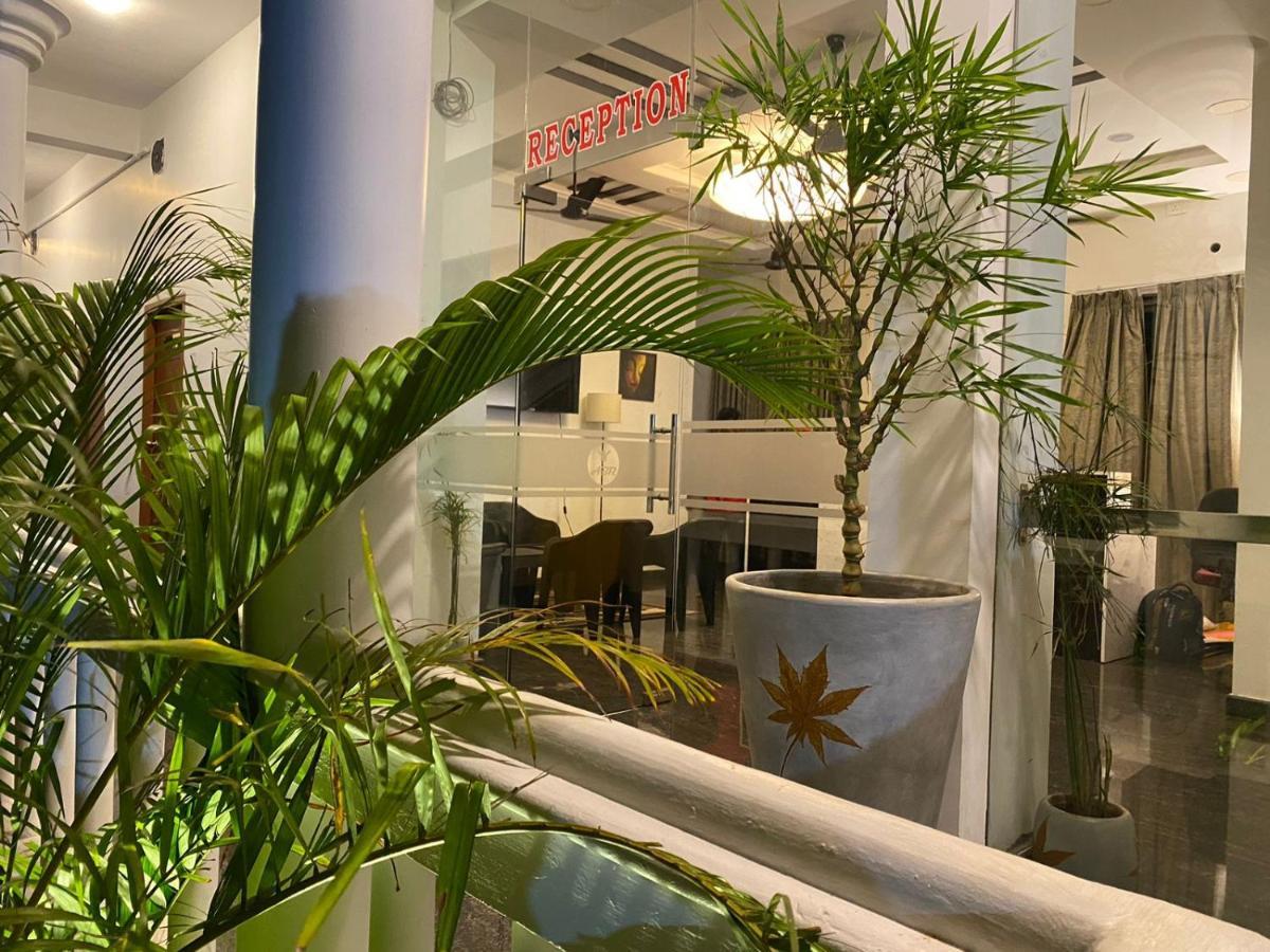 Le Poshe Beachview - Tie Hotels & Resorts 蓬蒂切里 外观 照片